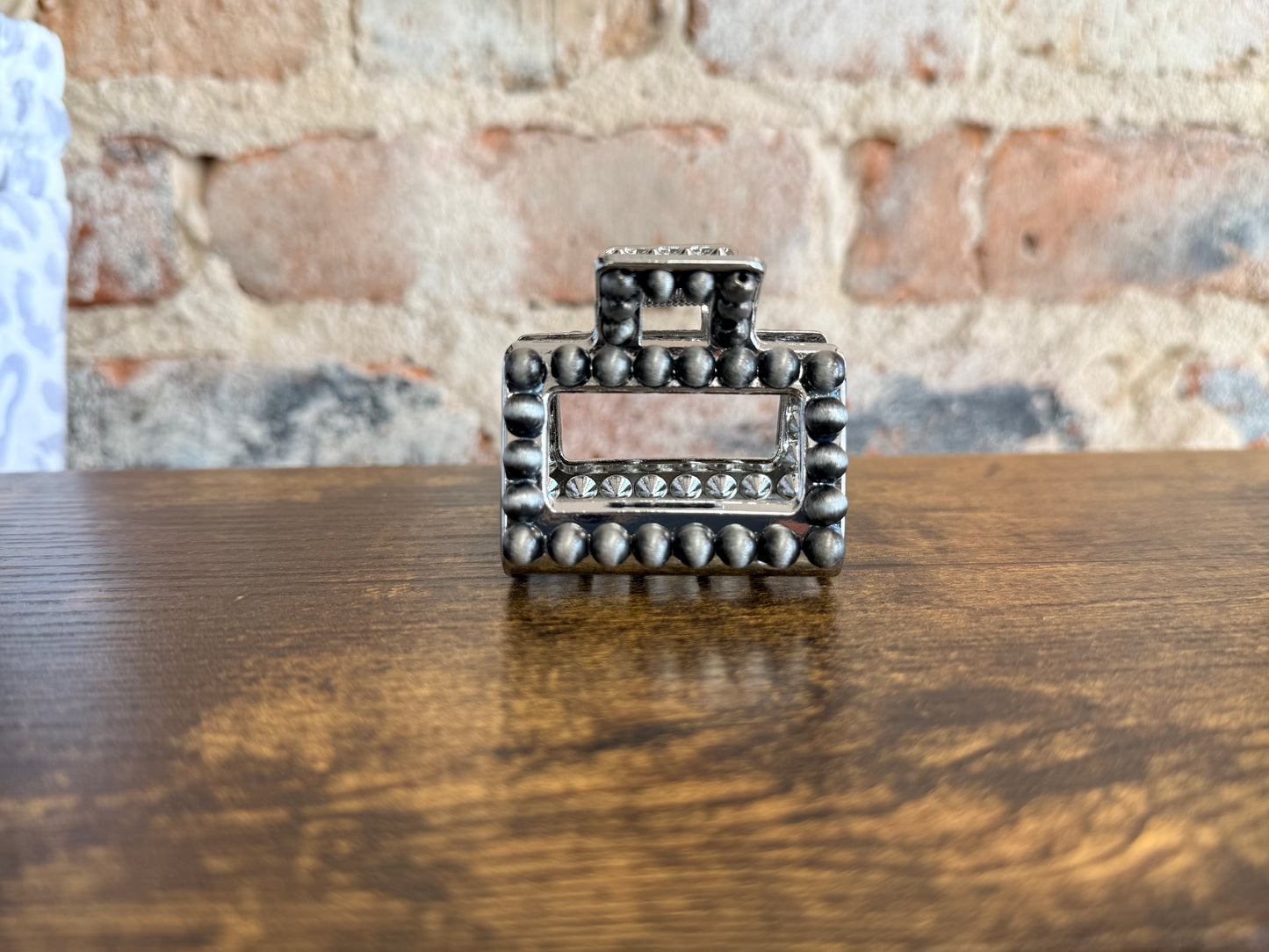 Small claw clip