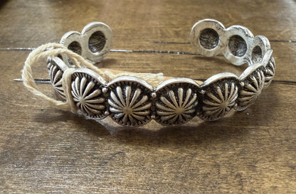 Flower bracelet